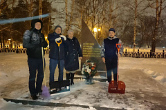 Патронатная акция по уборке памятника "Стела погибшим летчикам" 