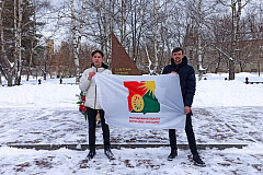 Активисты района провели патронатную акцию по уборке памятника "Стела погибшим лётчикам"