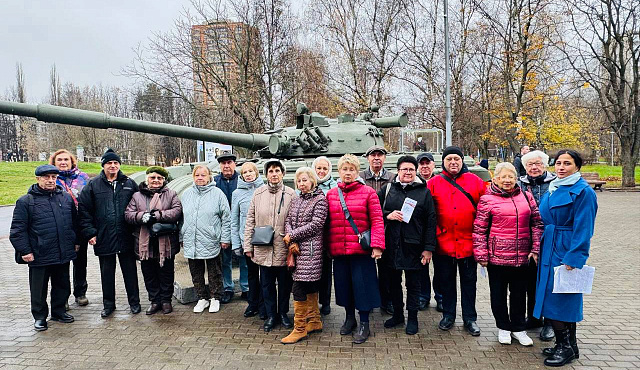Жители района посетили выставку «ИСТОРИИ РАТНЫХ ДИНАСТИЙ МОСКВЫ»